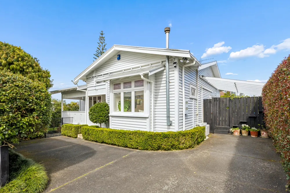Photos of 1B Segar Avenue