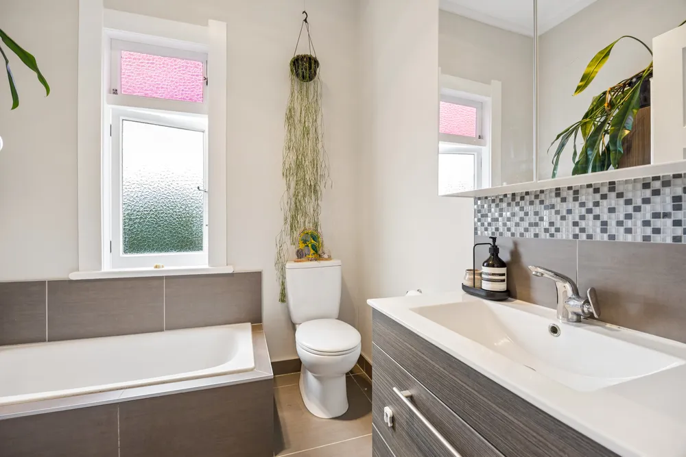 Photos of 1B Segar Avenue