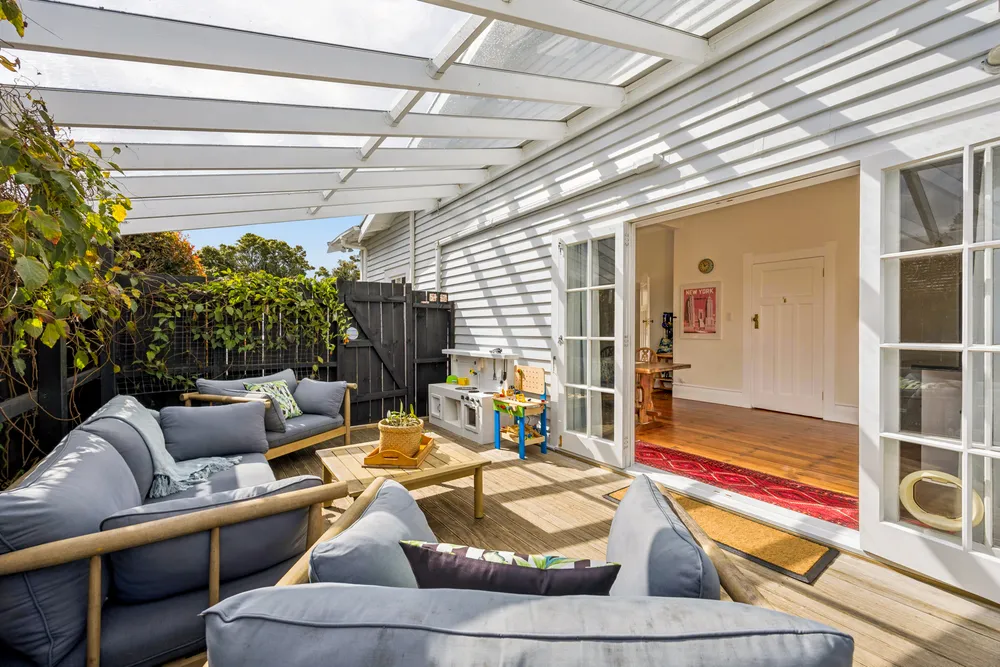 Photos of 1B Segar Avenue
