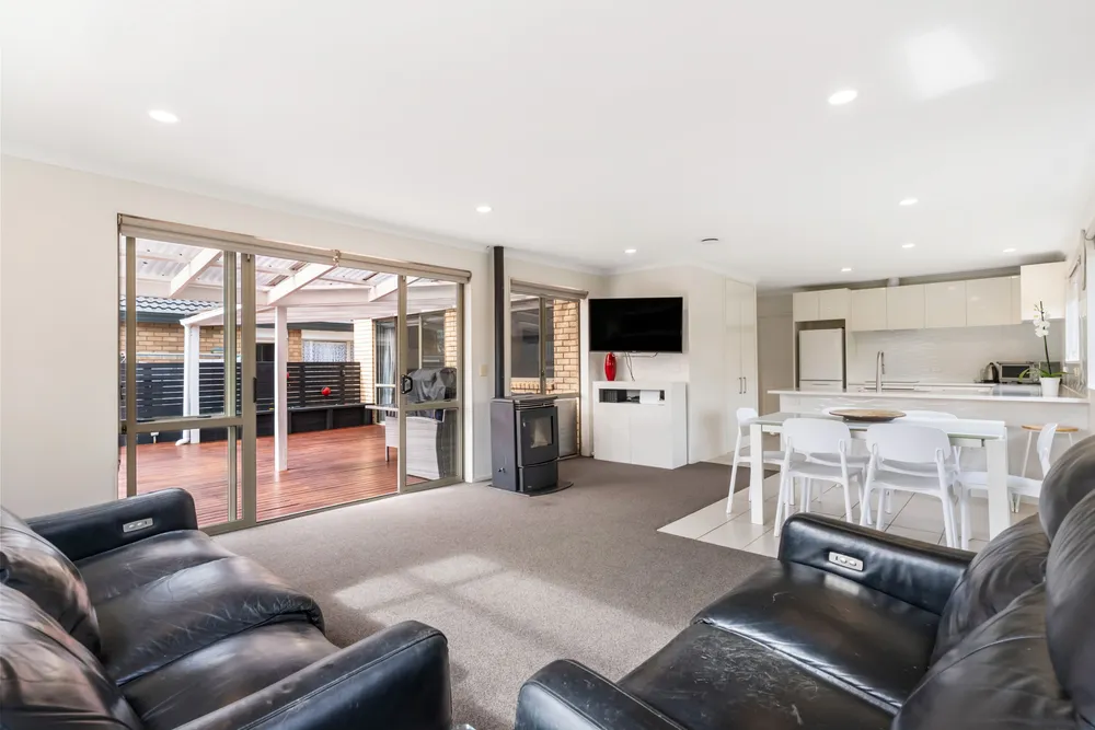 Photos of 1A Charlenne Close