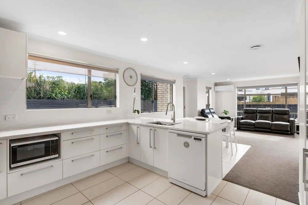 Photos of 1A Charlenne Close