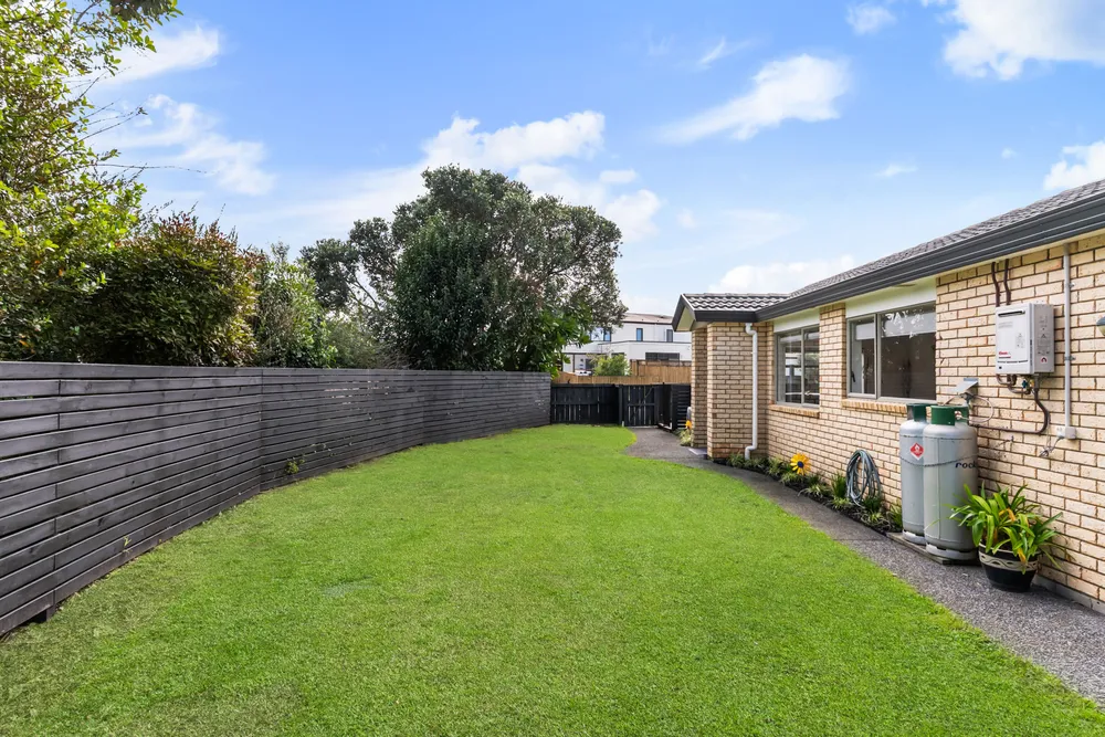 Photos of 1A Charlenne Close