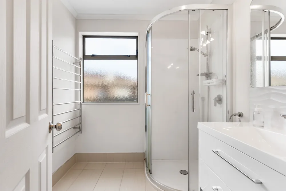 Photos of 1A Charlenne Close