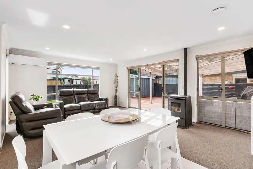 Photos of 1A Charlenne Close