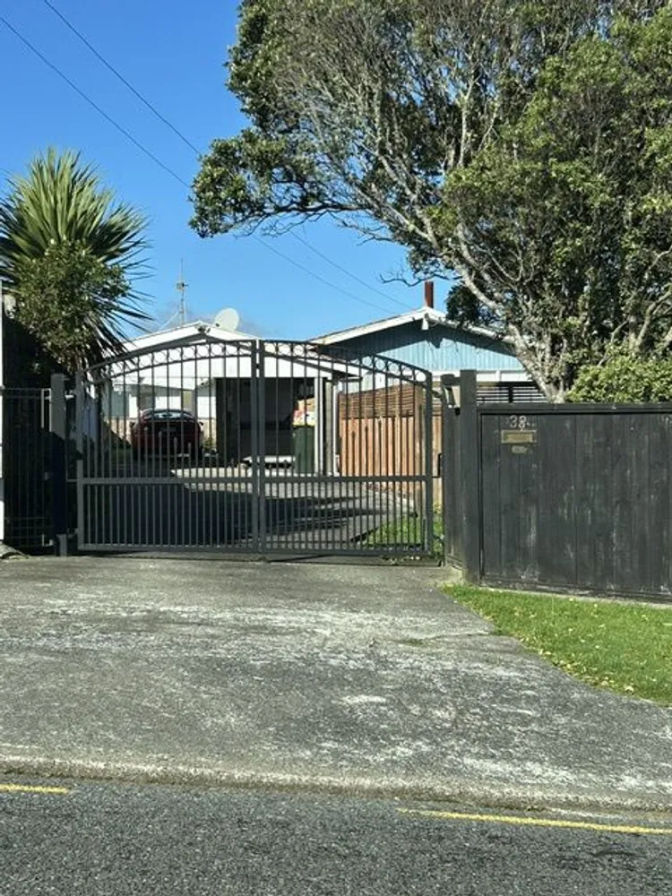 Photos of 33 Pokohiwi Road