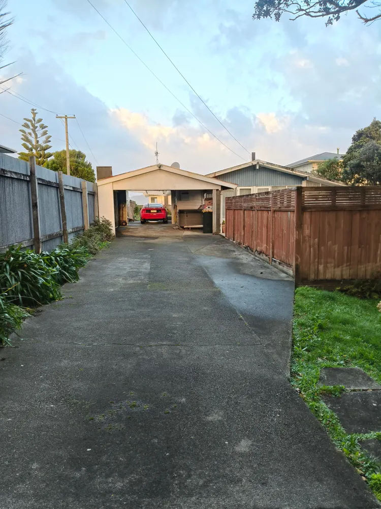 Photos of 33 Pokohiwi Road