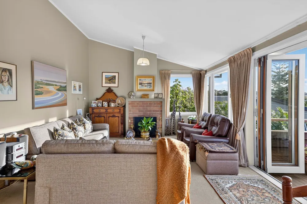 Photos of 45 Sayegh Street