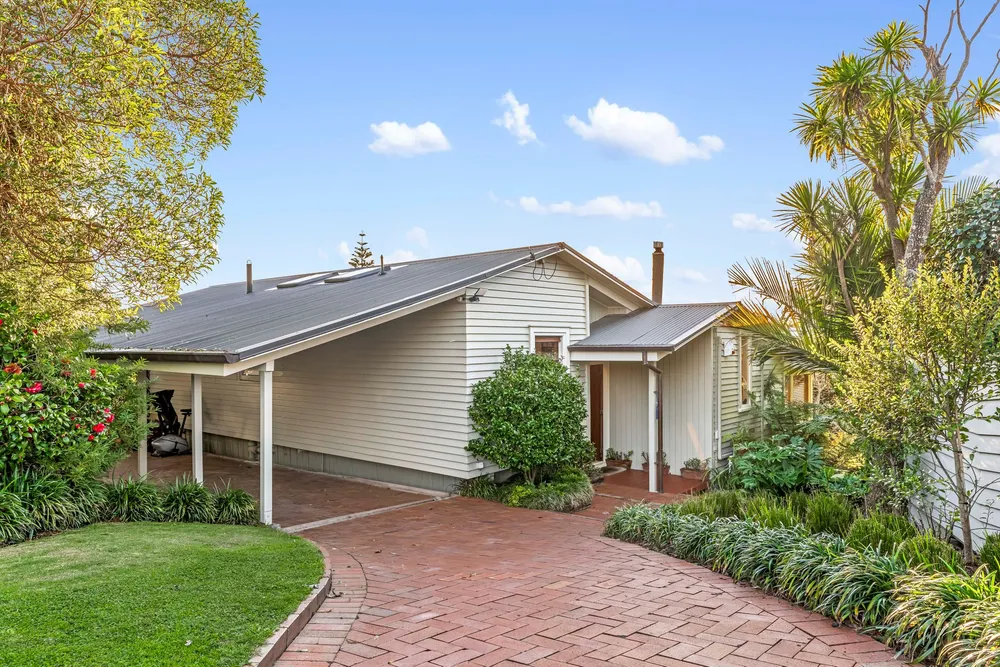 Photos of 45 Sayegh Street