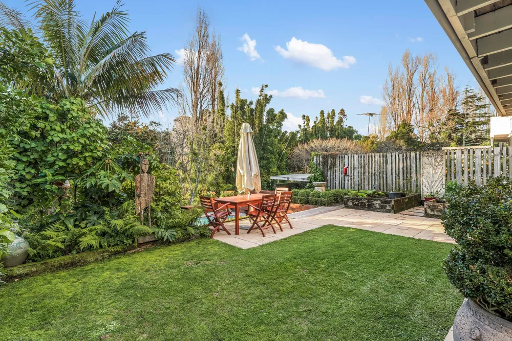 Photos of 45 Sayegh Street