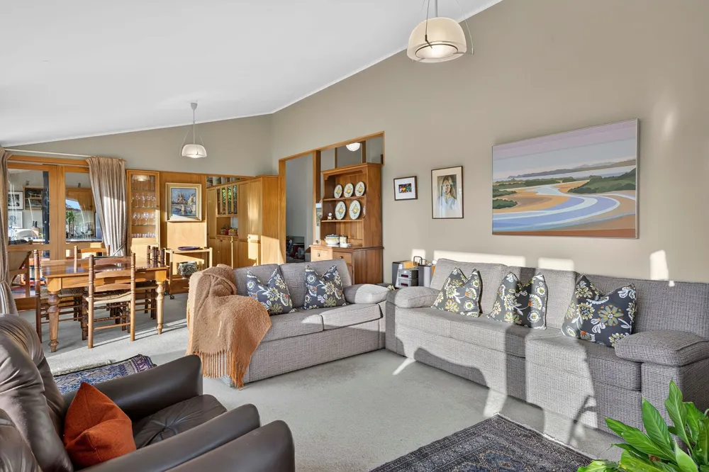 Photos of 45 Sayegh Street