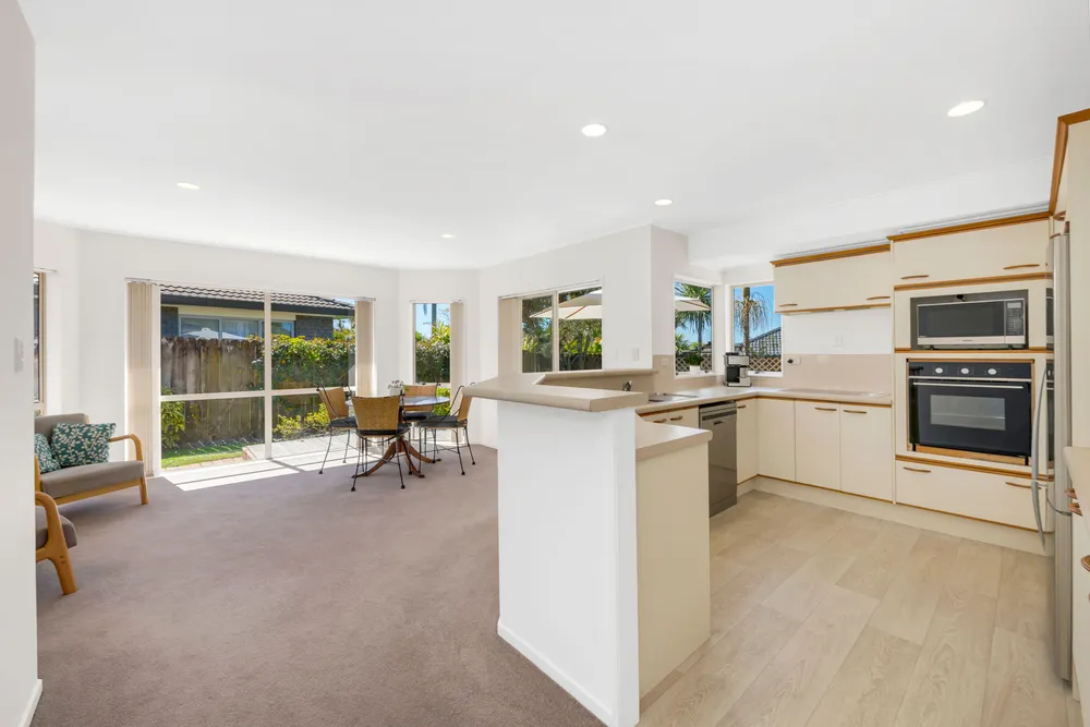 Photos of 2/248 Botany Road