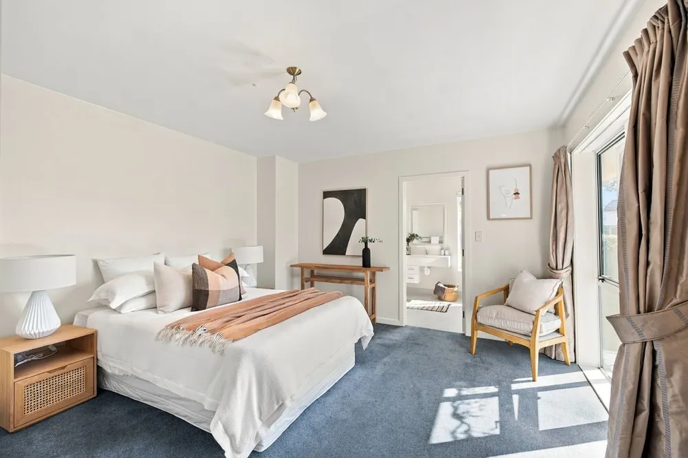 Photos of 16 Remuera Avenue