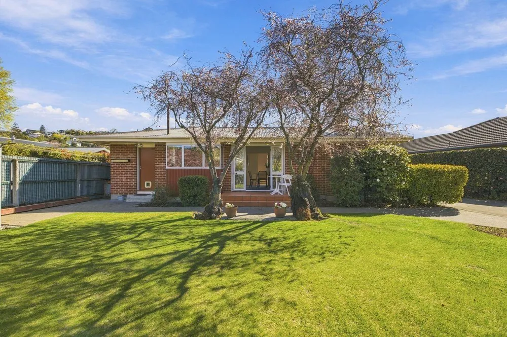 Photos of 16 Remuera Avenue