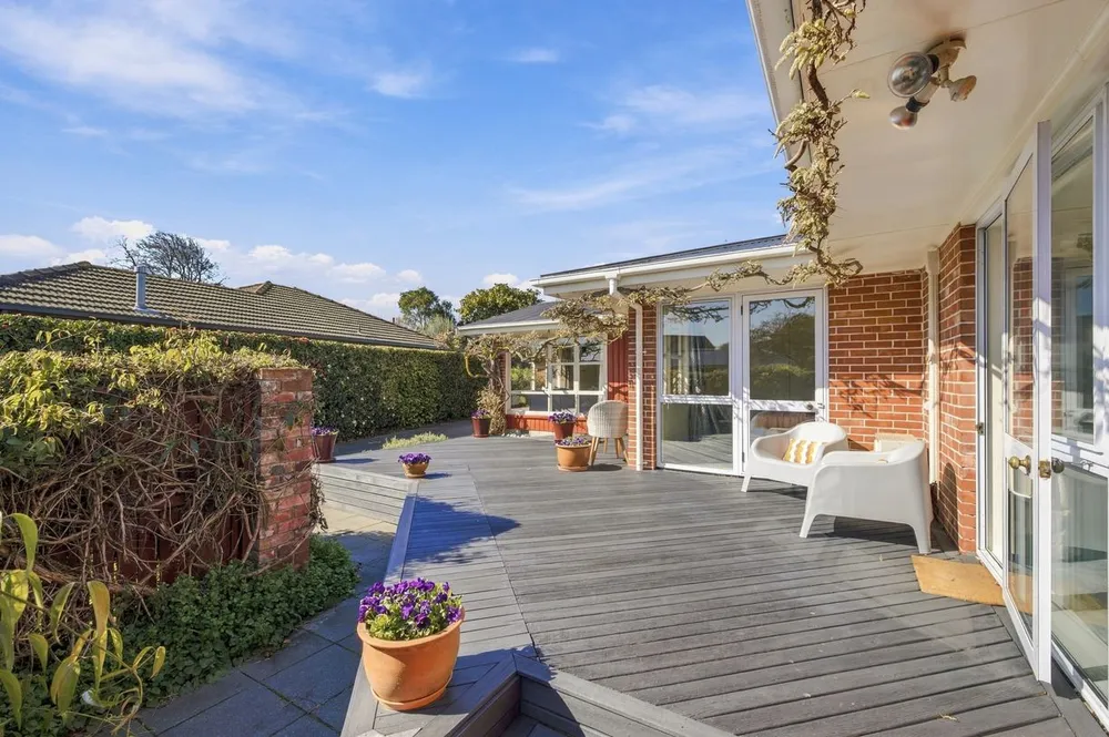 Photos of 16 Remuera Avenue