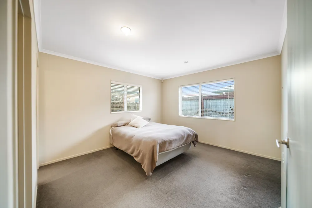Photos of 34 Paterson Avenue West