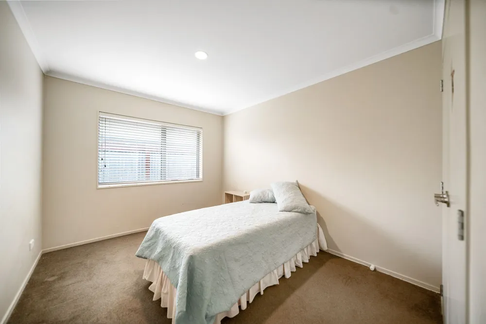 Photos of 34 Paterson Avenue West