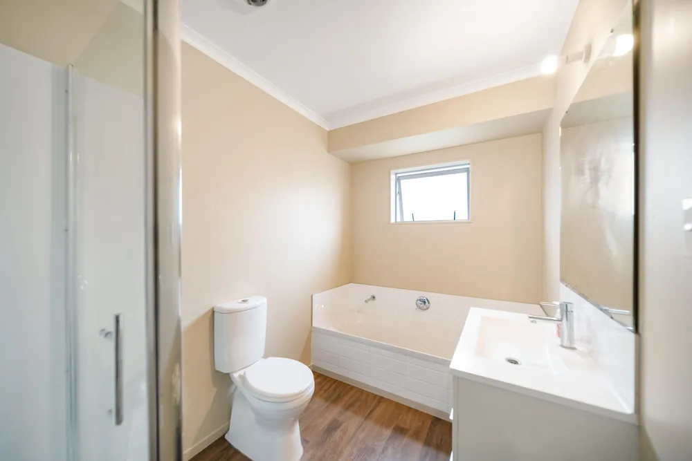 Photos of 34 Paterson Avenue West