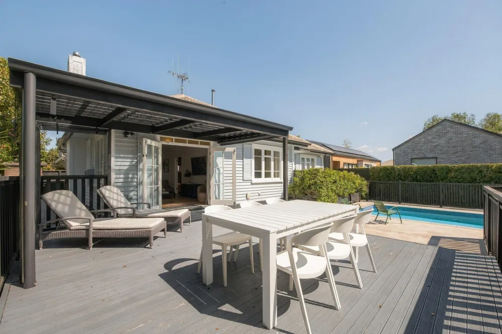 Photos of 6 Strowan Avenue