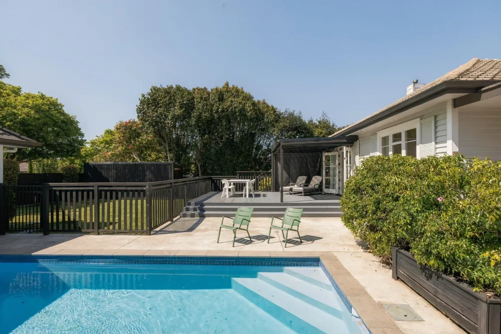 Photos of 6 Strowan Avenue
