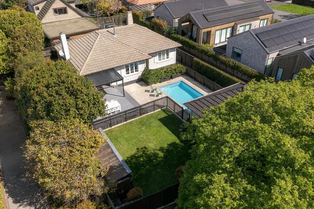 Photos of 6 Strowan Avenue