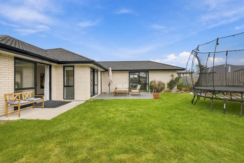 Photos of 10 Dahlia Drive