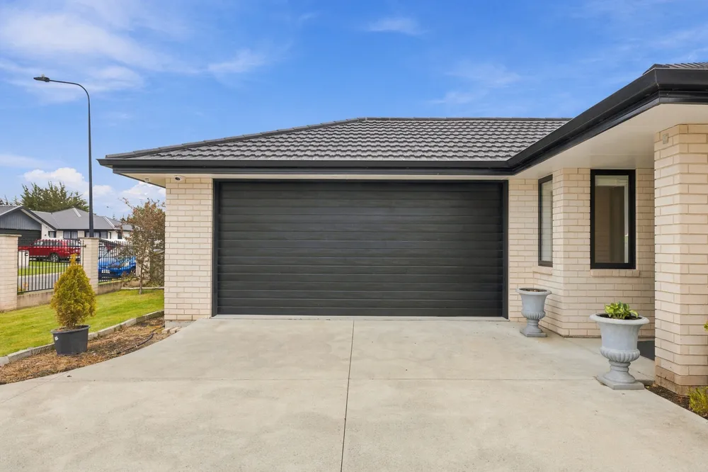 Photos of 10 Dahlia Drive