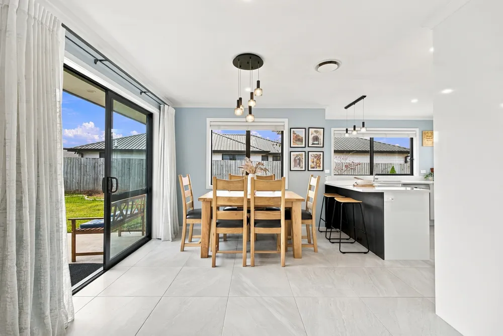 Photos of 10 Dahlia Drive