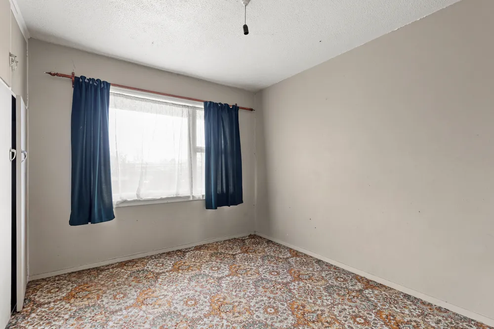 Photos of 15 Rowan Avenue