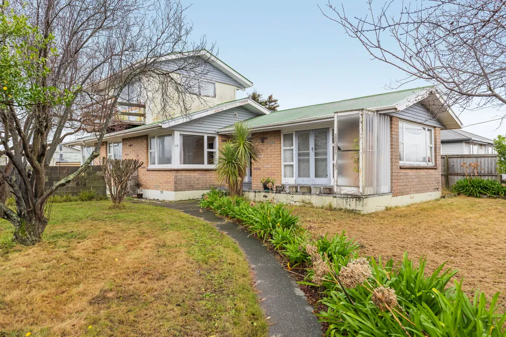 Photos of 15 Rowan Avenue