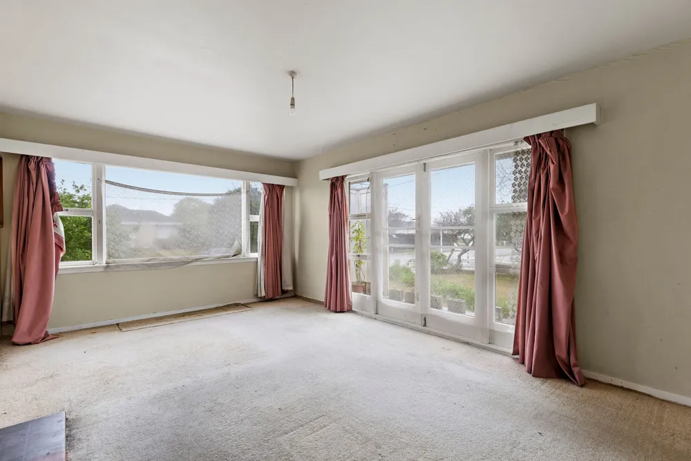 Photos of 15 Rowan Avenue