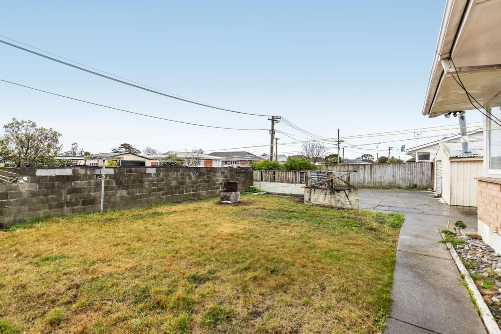 Photos of 15 Rowan Avenue