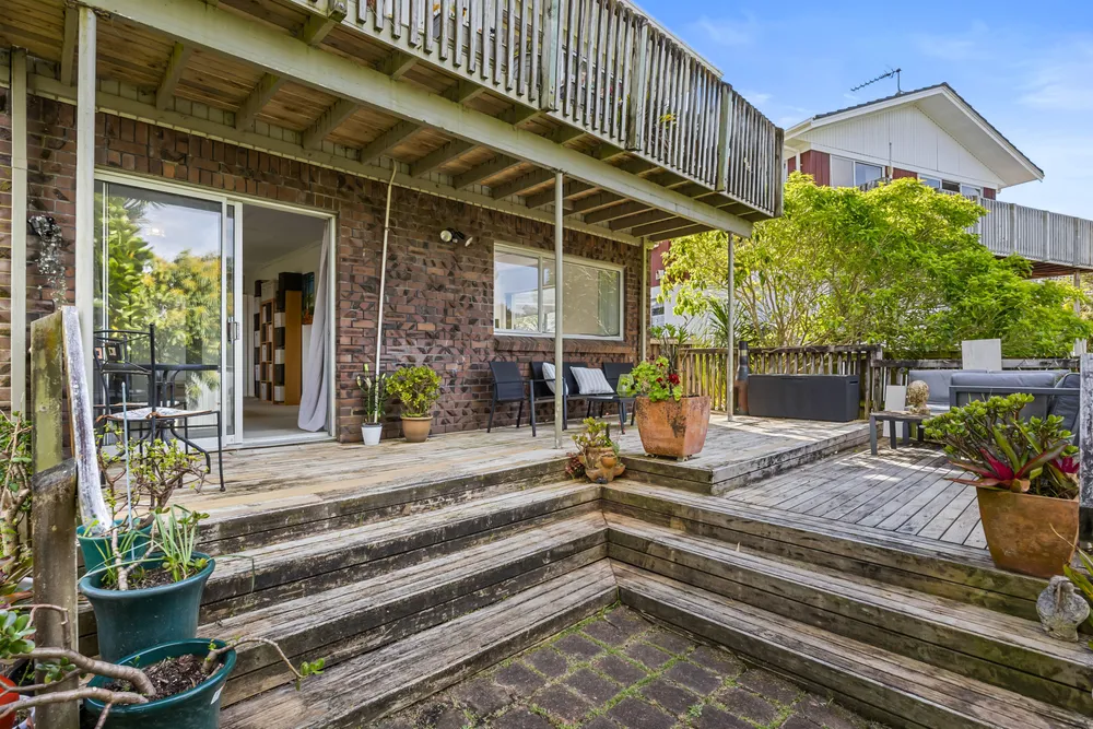 Photos of 42 Shetland Street