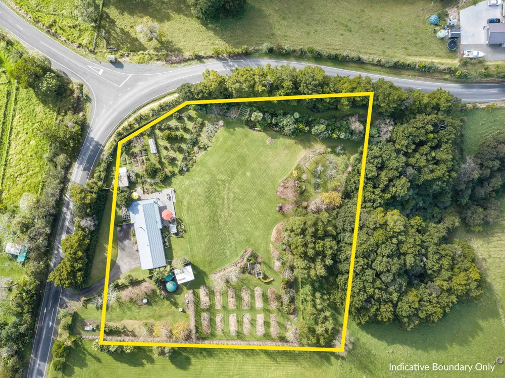 Photos of 890 Waipu Caves Road