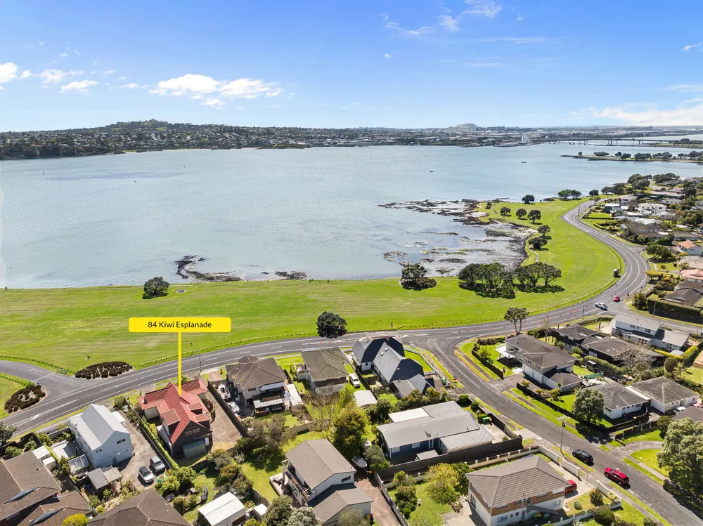 Photo of 84 Kiwi Esplanade, Mangere Bridge