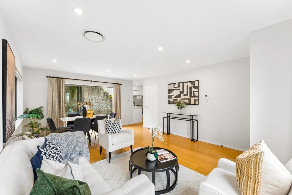 Photos of 1020B New North Road