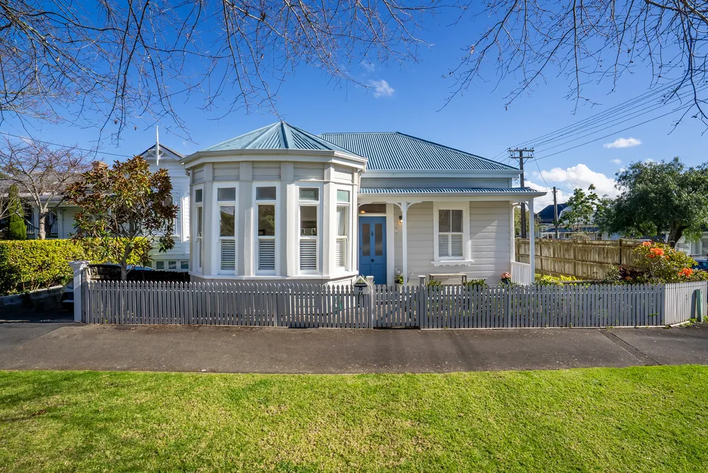 Photos of 7 High Street
