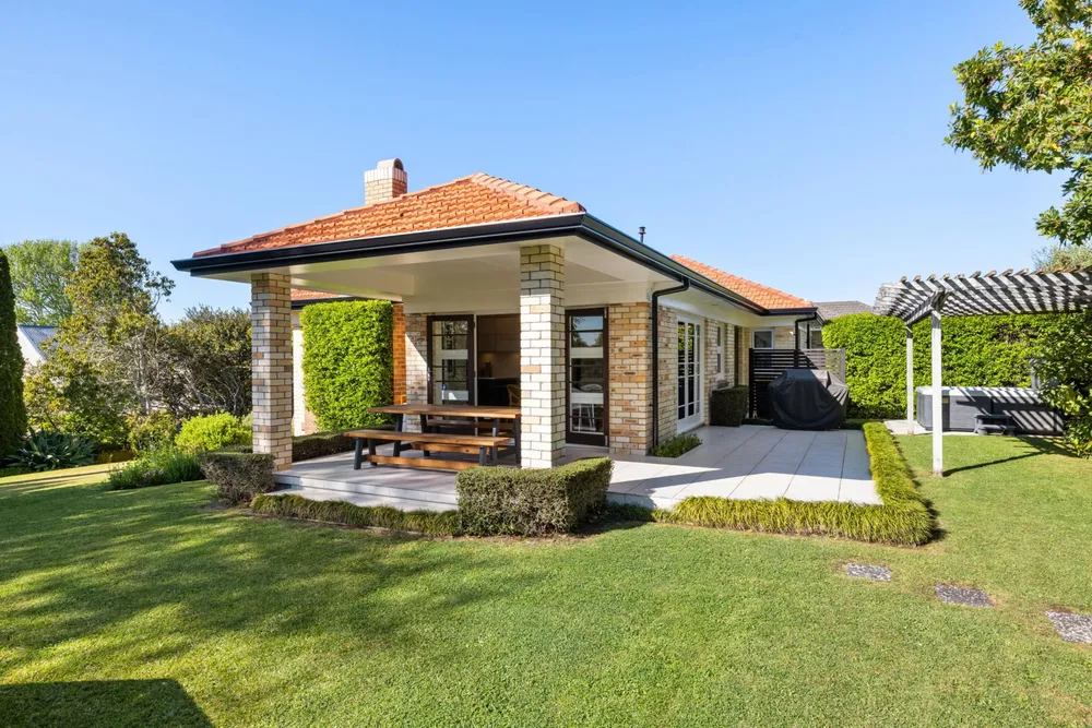 Photos of 17 Masters Avenue