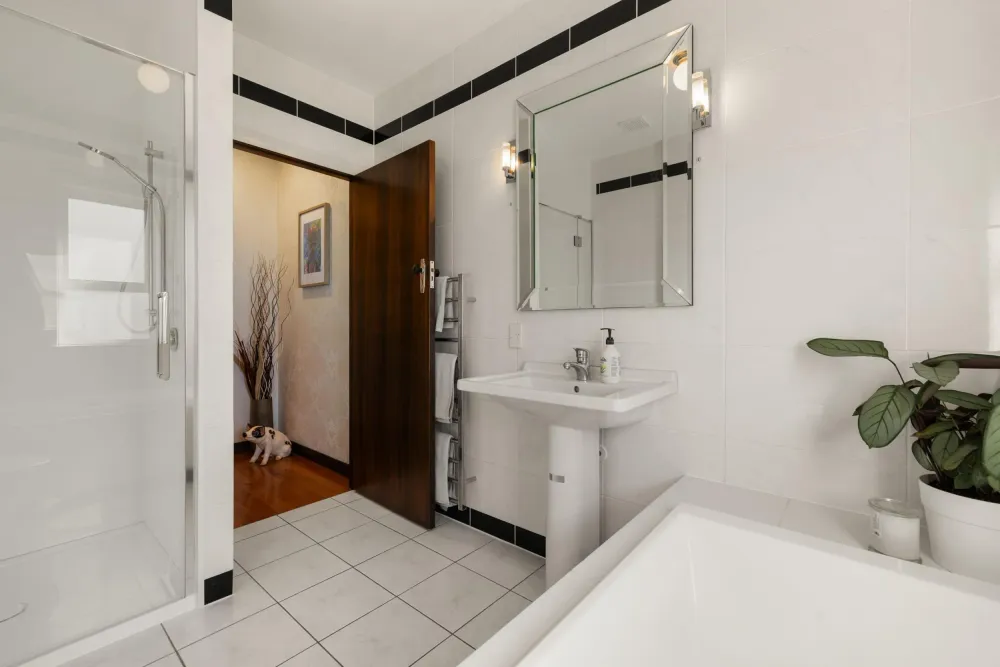 Photos of 17 Masters Avenue
