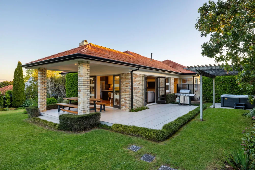 Photos of 17 Masters Avenue