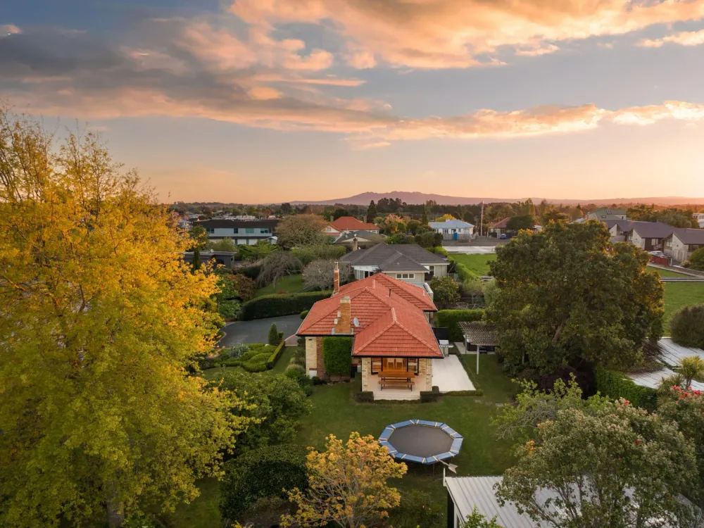 Photos of 17 Masters Avenue