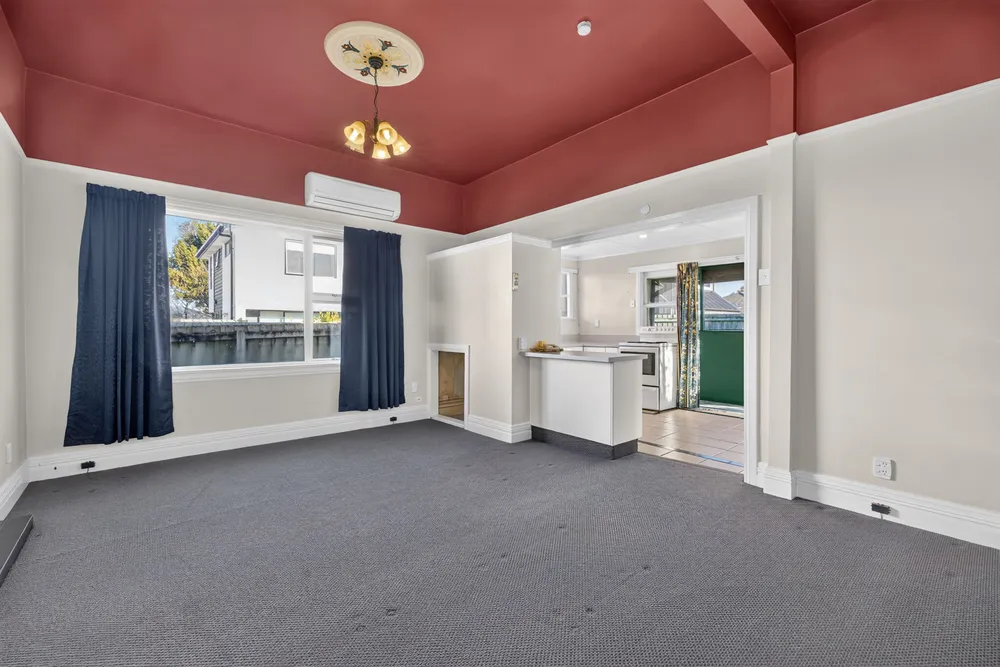 Photos of 679a Worcester Street