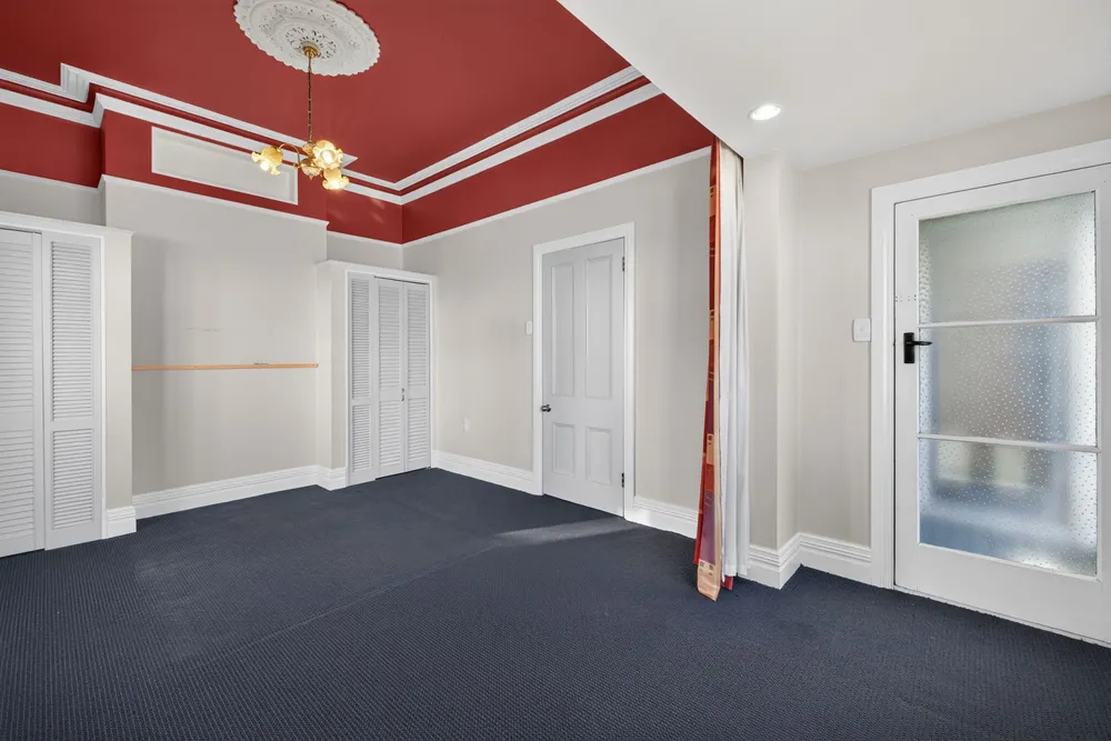 Photos of 679a Worcester Street