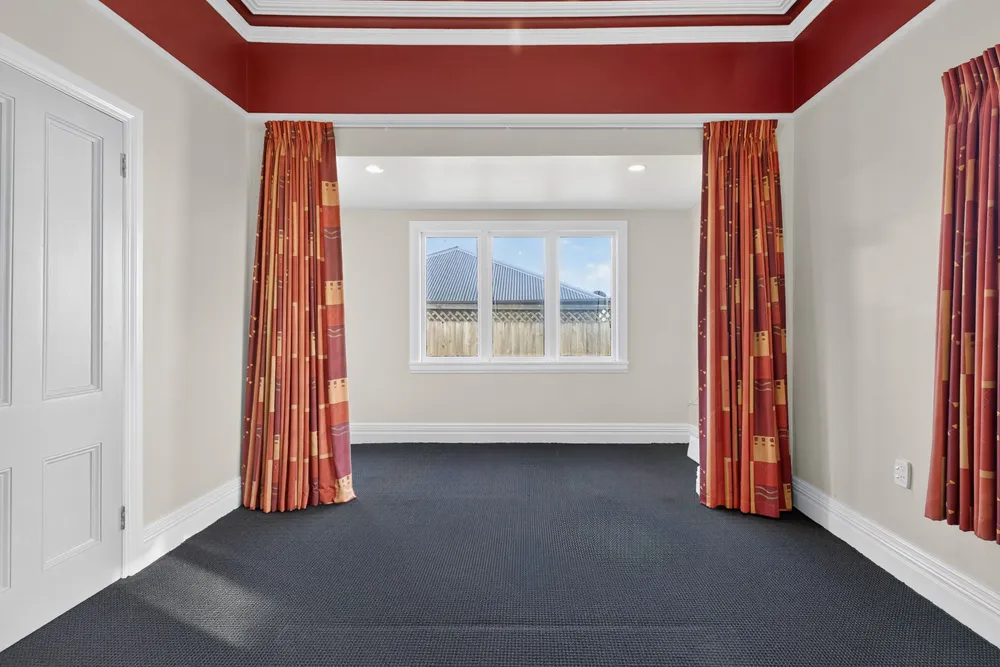 Photos of 679a Worcester Street