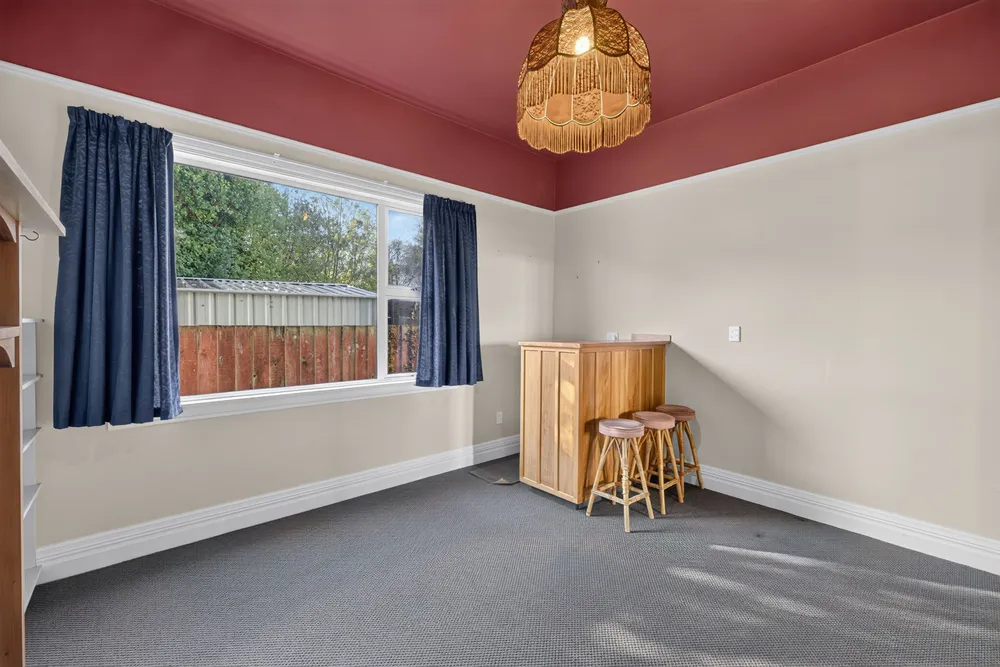 Photos of 679a Worcester Street