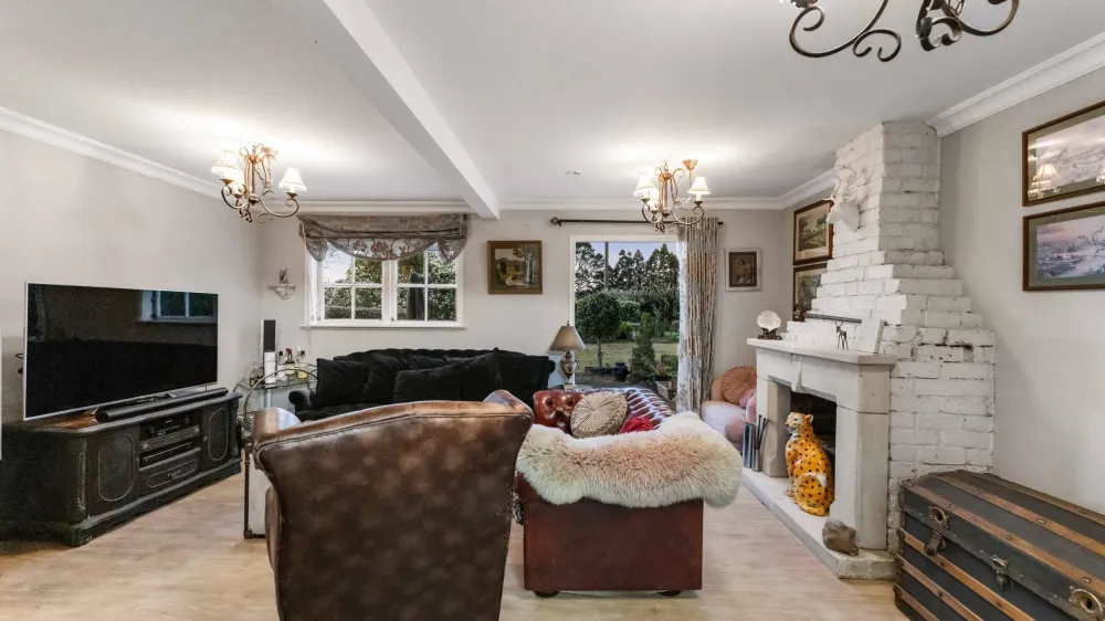 Photos of 15 Kimber Road