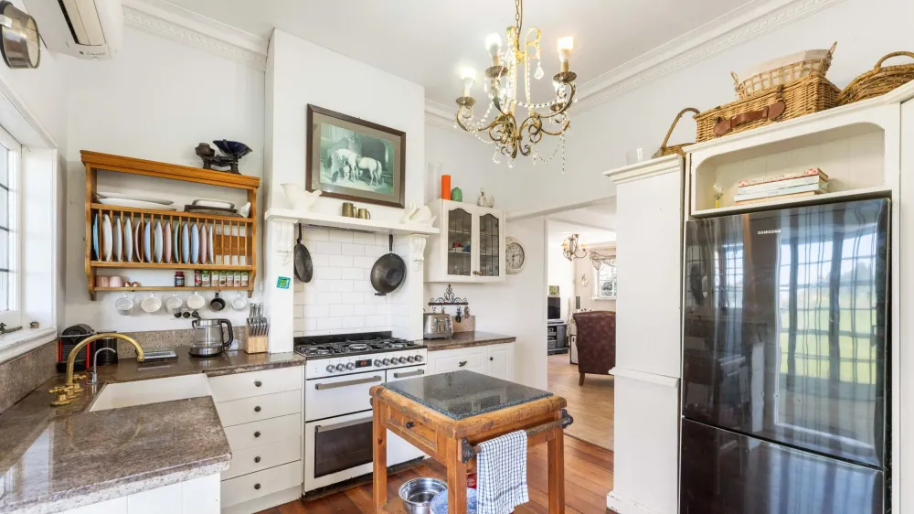 Photos of 15 Kimber Road