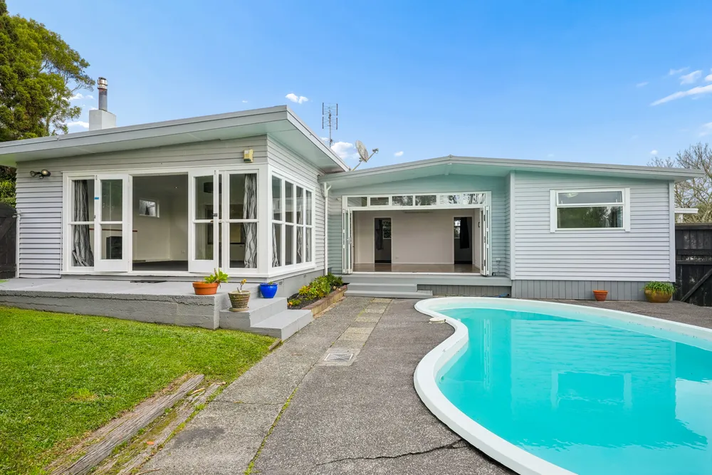 Photos of 53 Greenhithe Road