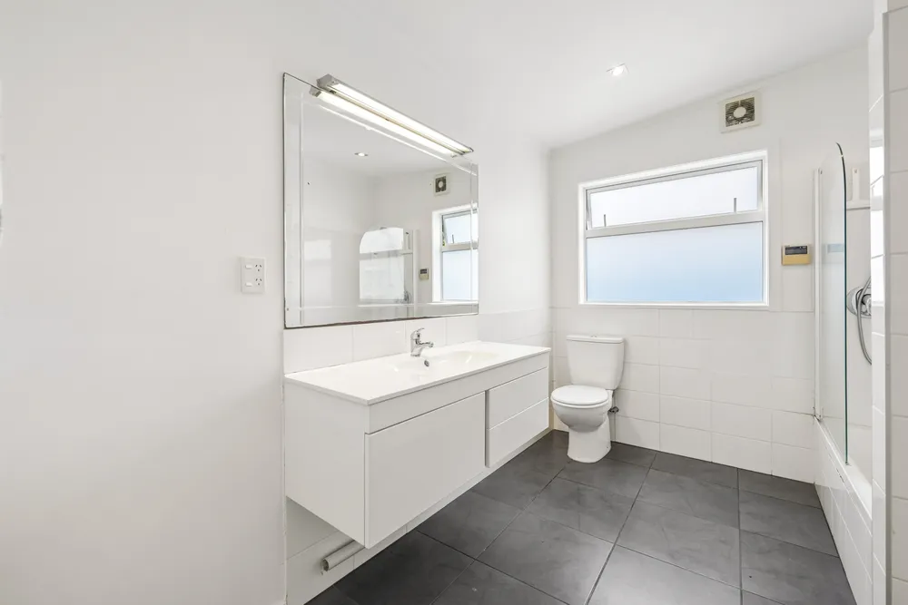 Photos of 53 Greenhithe Road