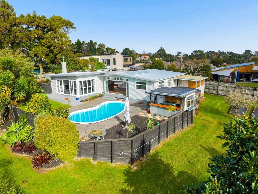 Photos of 53 Greenhithe Road