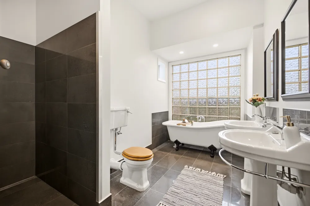 Photos of 8 Idris Road